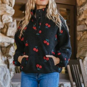 Vestique Sweet Cherries Pullover Size Large